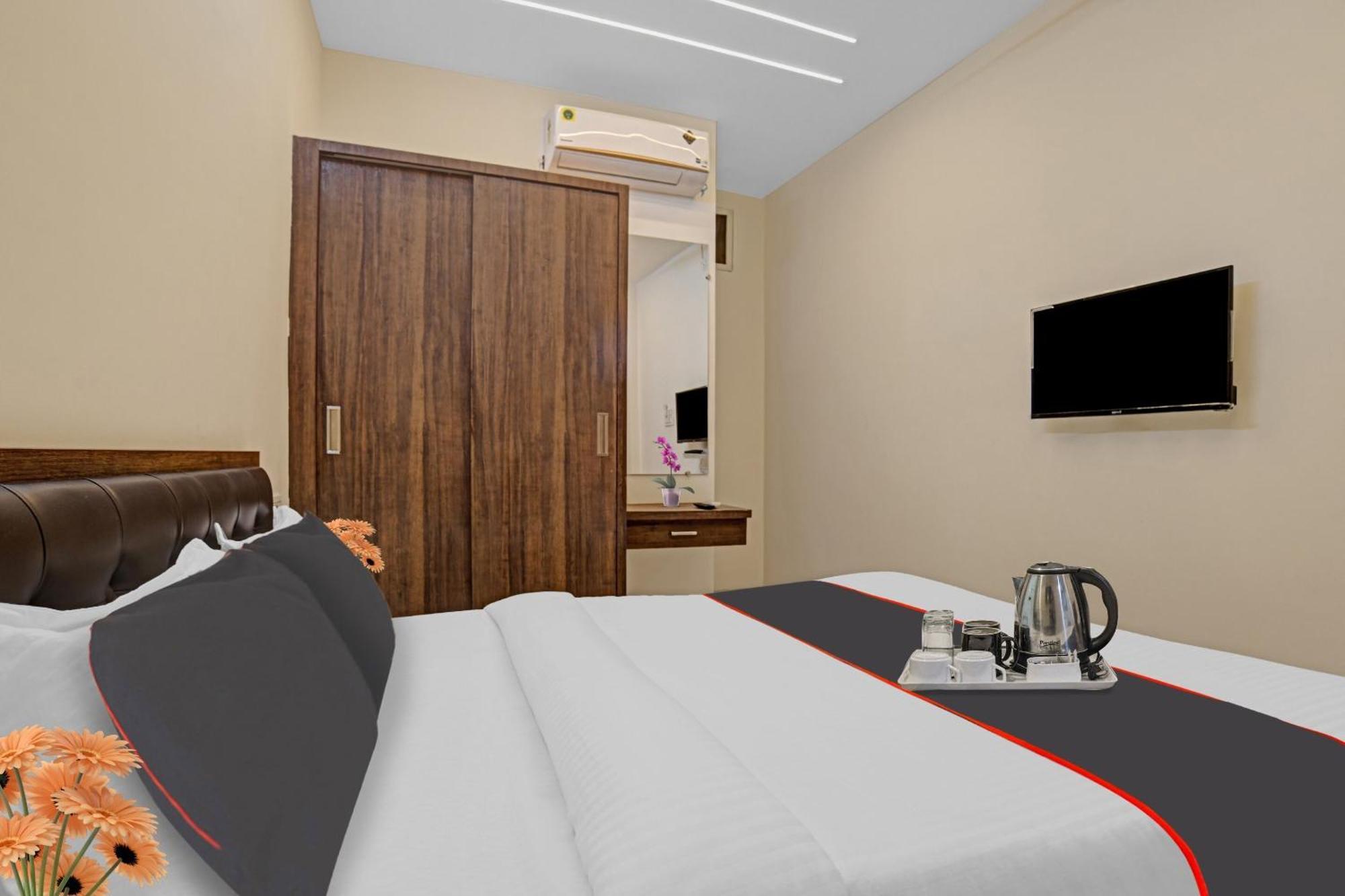 Hotel Collection O Riddhi Siddhi à Indore Extérieur photo