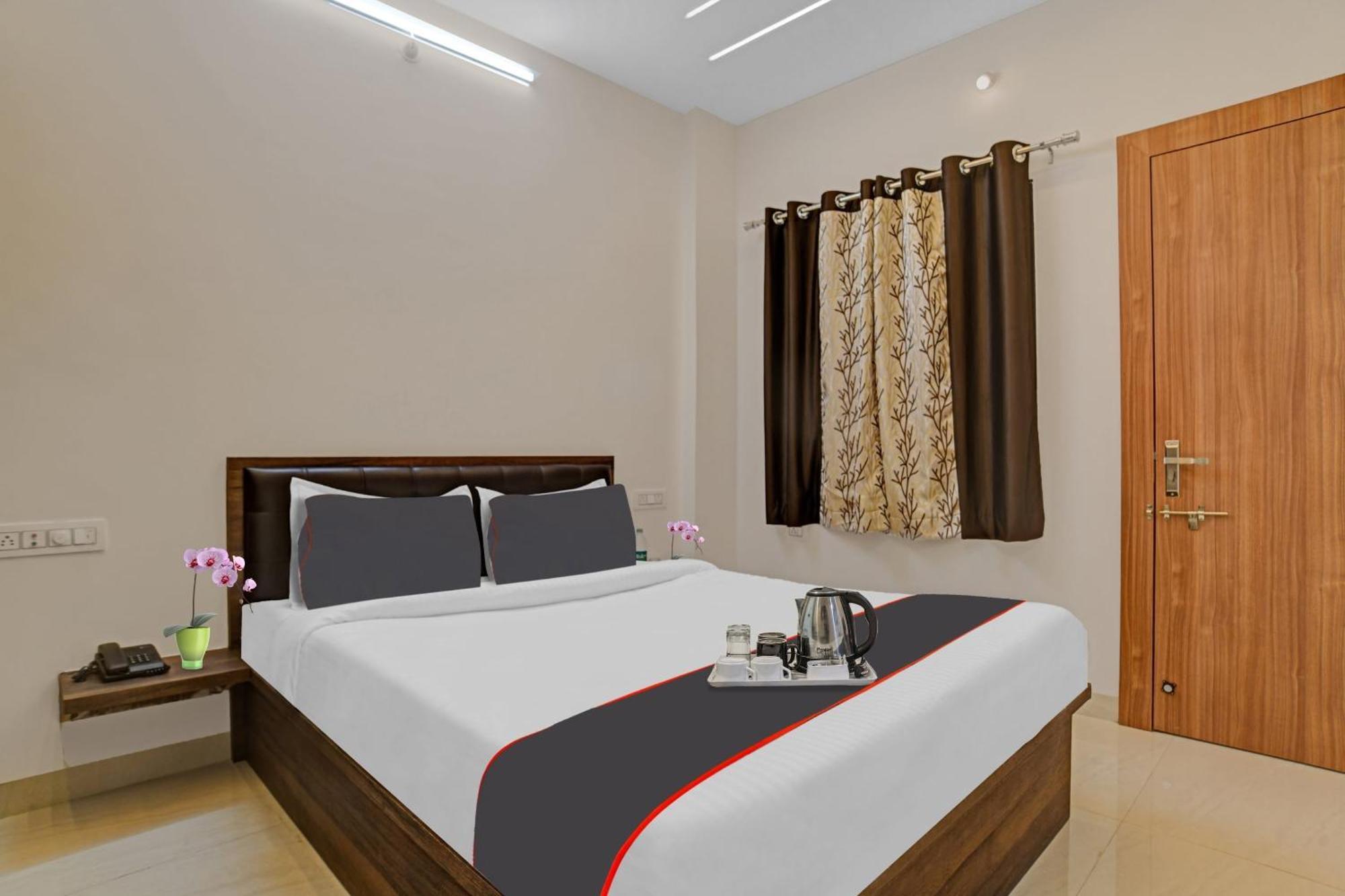 Hotel Collection O Riddhi Siddhi à Indore Extérieur photo
